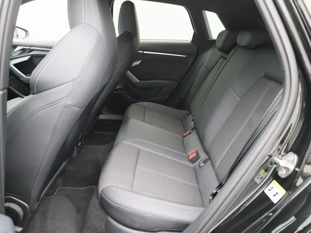 Audi A3 40 TFSI e S edition Navigatie uit 2025, foto 12