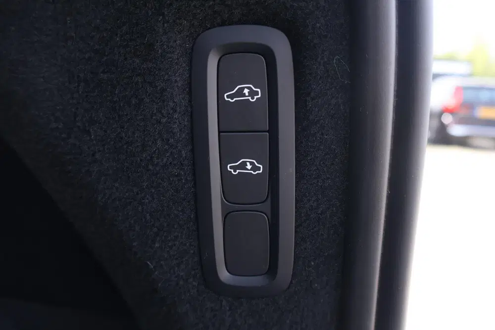 Volvo XC90 Plug-in Hybrid T8 AWD Ultimate Dark uit 2023, foto 15
