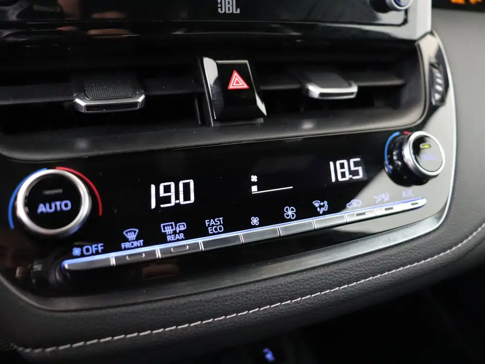 Toyota Corolla 2.0 Hybrid Premium uit 2021, foto 9
