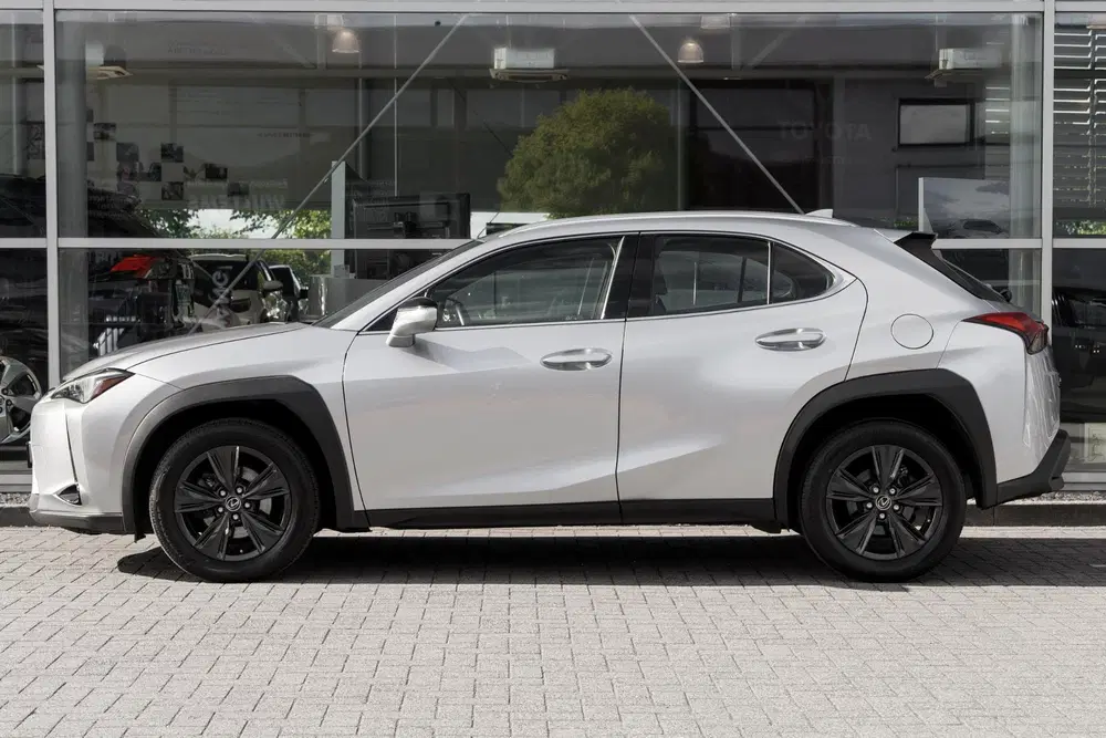 Lexus UX 250h uit 2023, foto 9