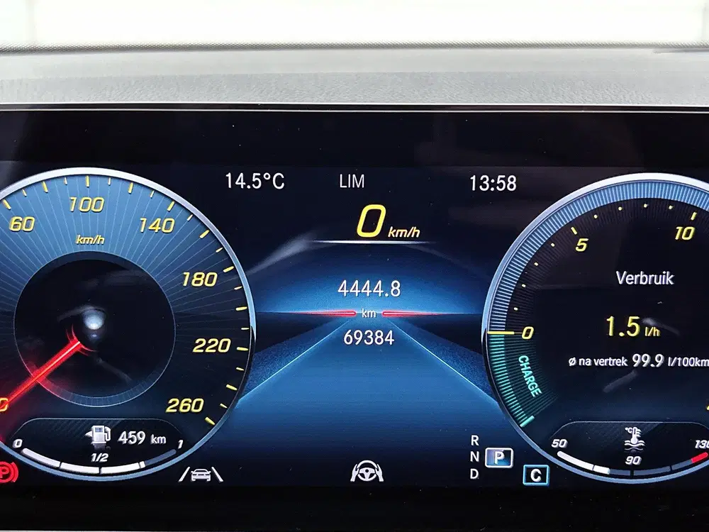 Mercedes-Benz GLB 200 Business Solution AMG uit 2023, foto 6
