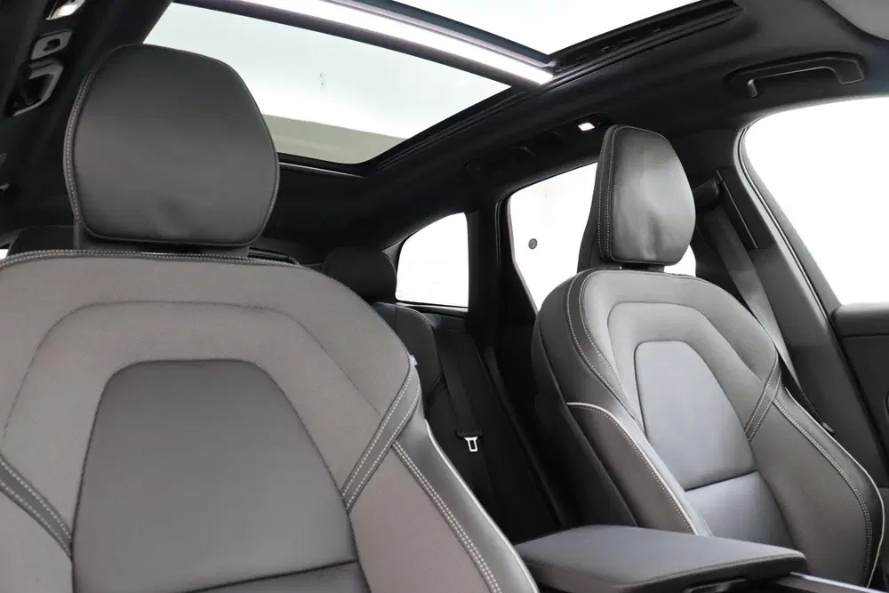 Volvo XC60 T6 PLUG-IN HYBRID AWD PLUS BLACK EDITION uit 2025, foto 10