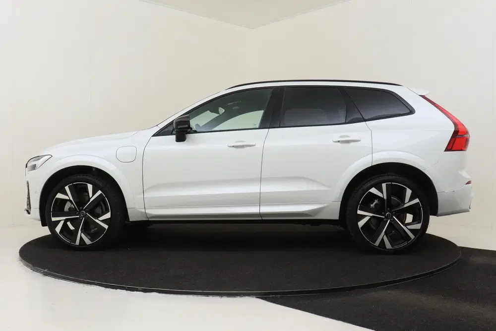 Volvo XC60 T6 PLUG-IN HYBRID AWD PLUS BLACK EDITION uit 2025, foto 7