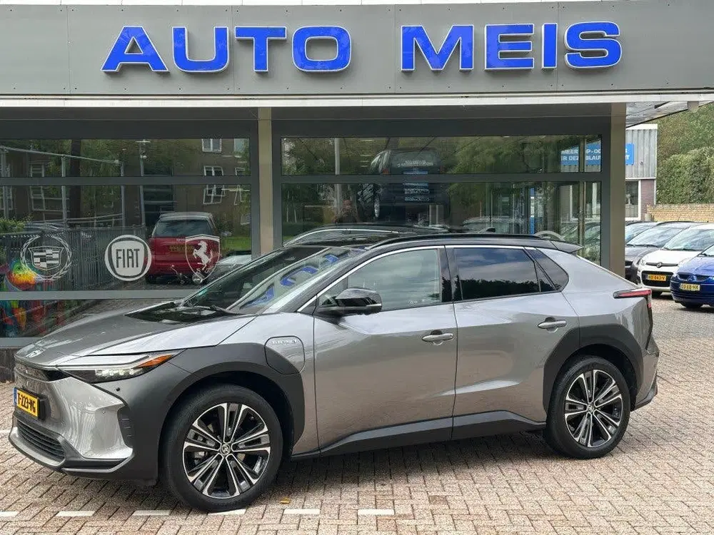 Toyota bZ4X Premium 4WD 71 KWH Glazen dak Leder JBL St uit 2022