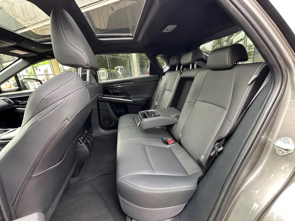 Toyota bZ4X Premium 4WD 71 KWH Glazen dak Leder JBL St uit 2022, foto 11