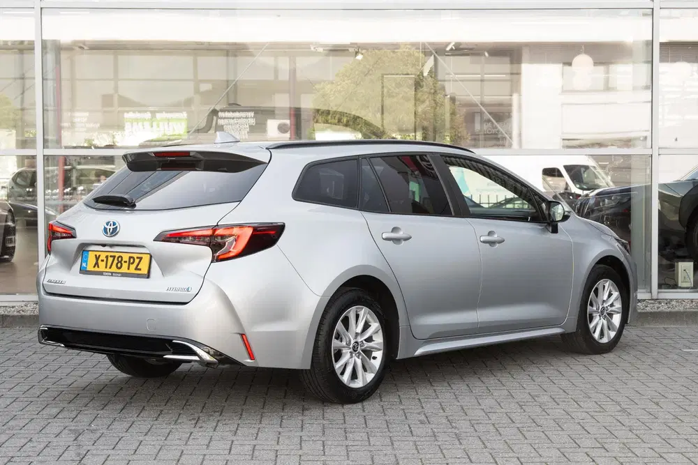 Toyota Corolla Hybrid 140 Active Trekhaak uit 2024, foto 2