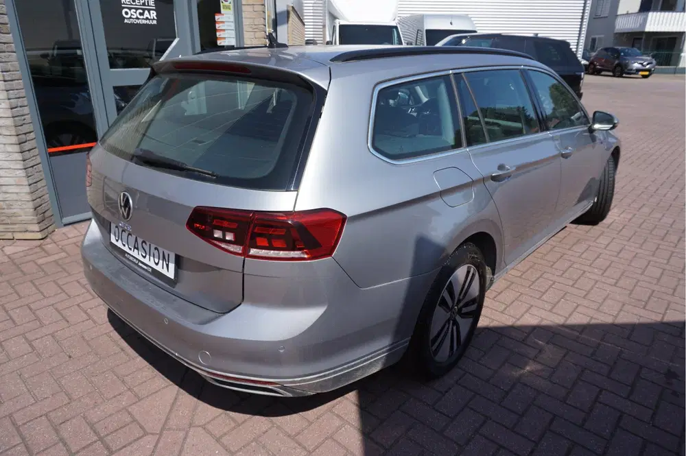 Volkswagen Passat 1.4 TSI PHEV GTE Automaat uit 2022, foto 2