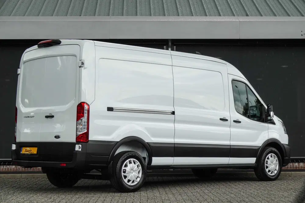Ford Transit L3H2 2.0Tdci 130PK uit 2024, foto 2