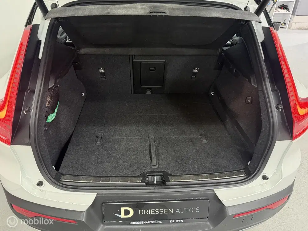 Volvo XC40 2.0 T4 AWD R-Design AUTOMAAT uit 2019, foto 10