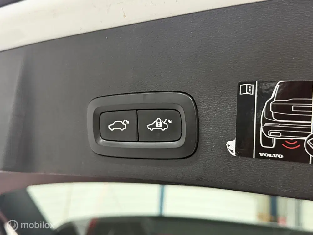 Volvo XC40 2.0 T4 AWD R-Design AUTOMAAT uit 2019, foto 12