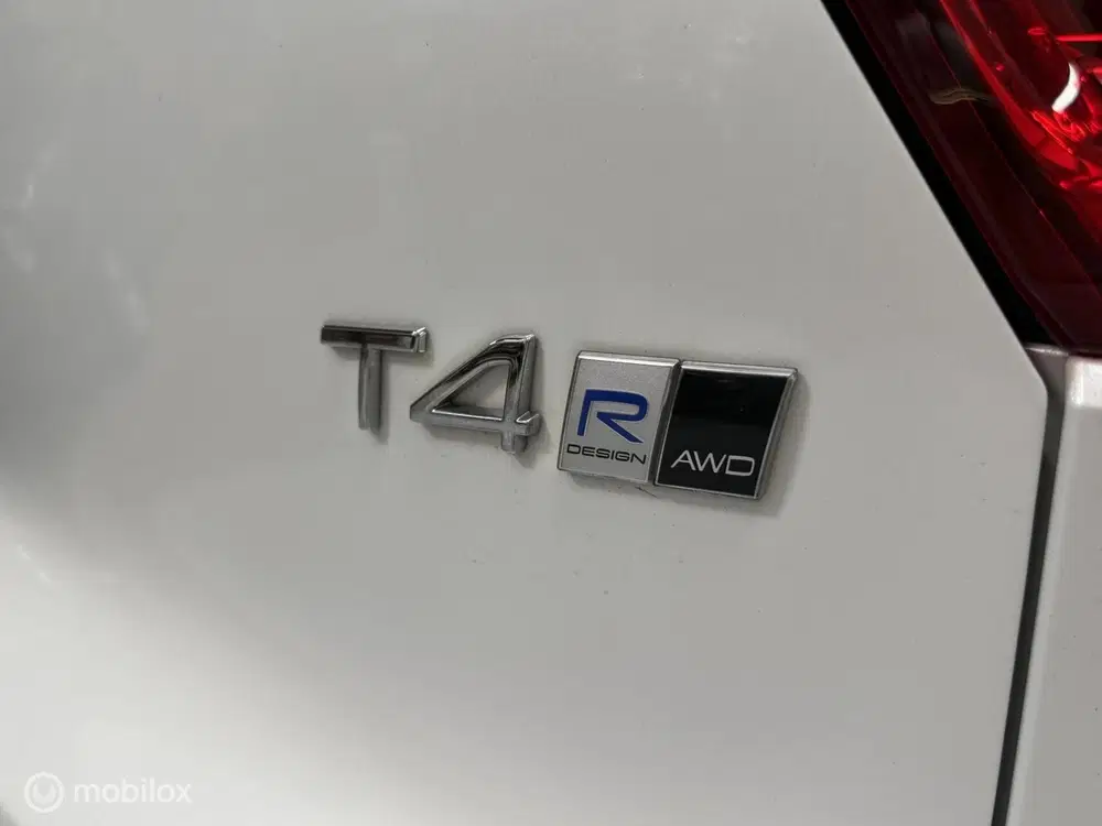 Volvo XC40 2.0 T4 AWD R-Design AUTOMAAT uit 2019, foto 13