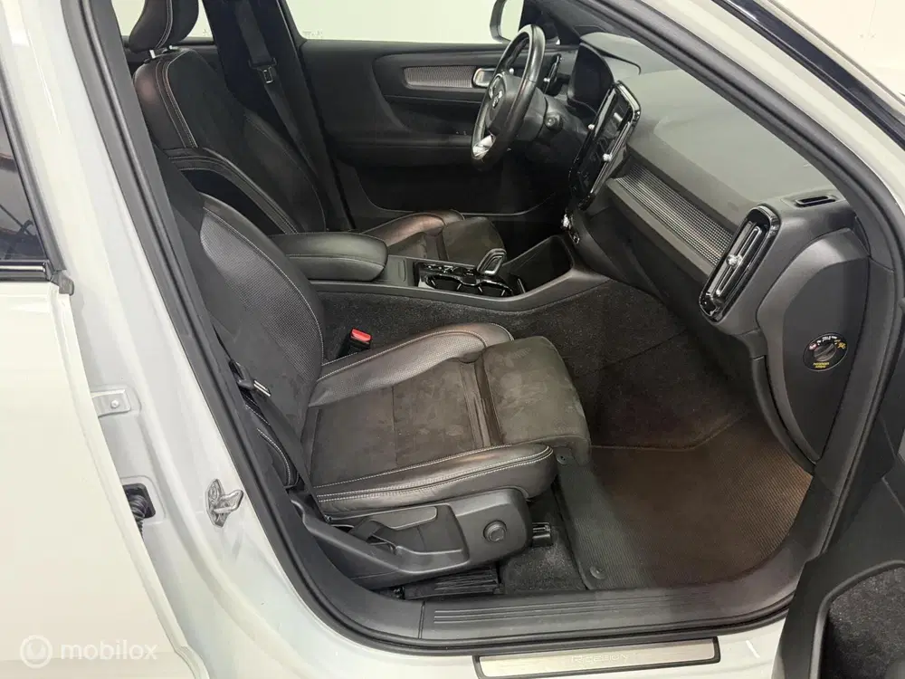 Volvo XC40 2.0 T4 AWD R-Design AUTOMAAT uit 2019, foto 8
