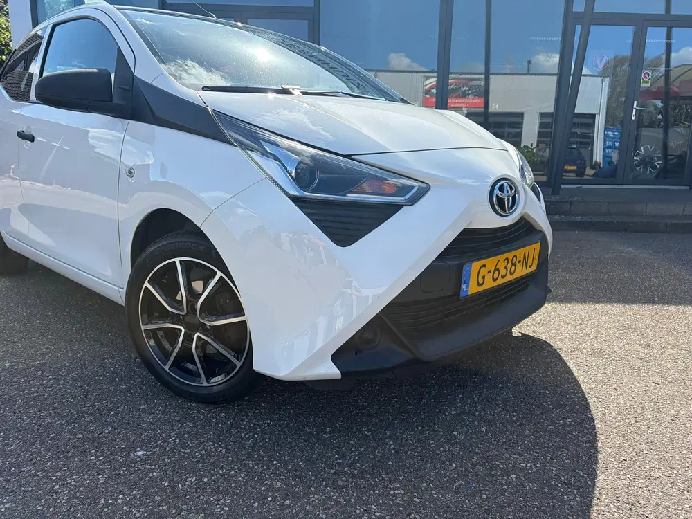 Toyota Aygo 1.0 VVT-i x-fun uit 2019, foto 2
