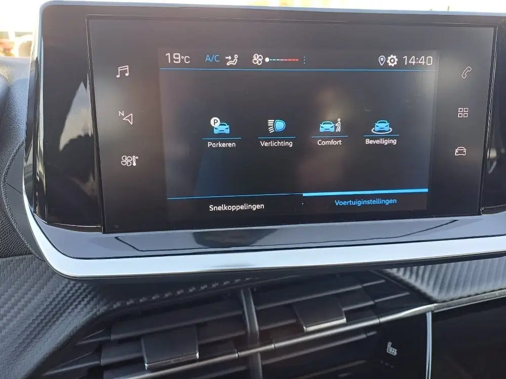 Peugeot 208 Active Pack Puretech 75 uit 2023, foto 12