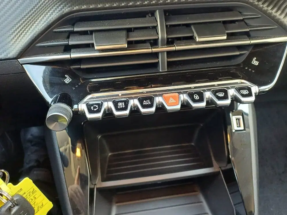 Peugeot 208 Active Pack Puretech 75 uit 2023, foto 14