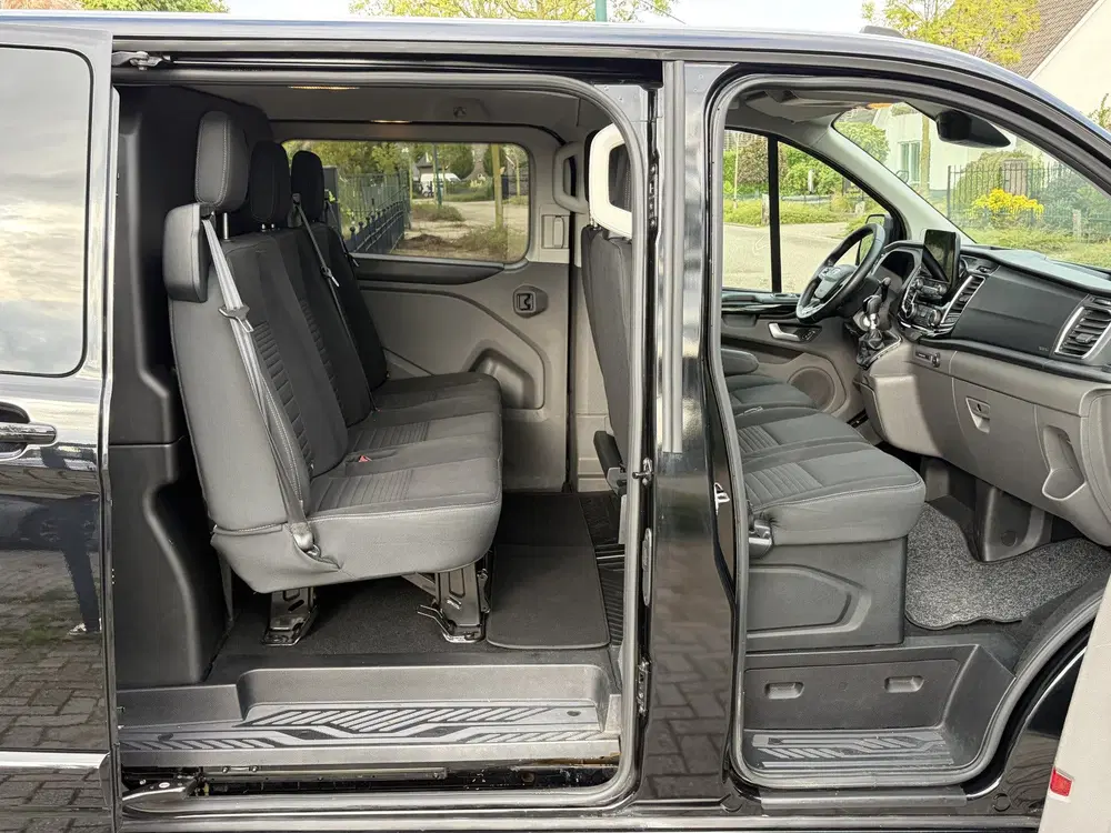 Ford Transit Custom 320 2.0 TDCI 130PK Euro6 L2H1 Limited DC uit 2020, foto 10