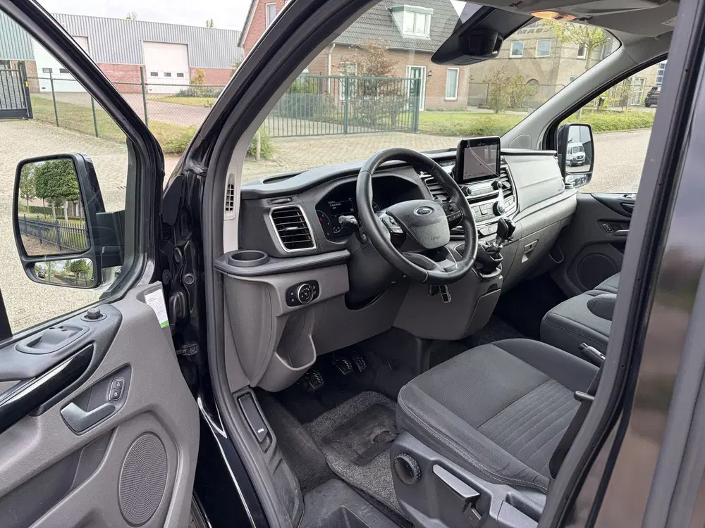 Ford Transit Custom 320 2.0 TDCI 130PK Euro6 L2H1 Limited DC uit 2020, foto 11