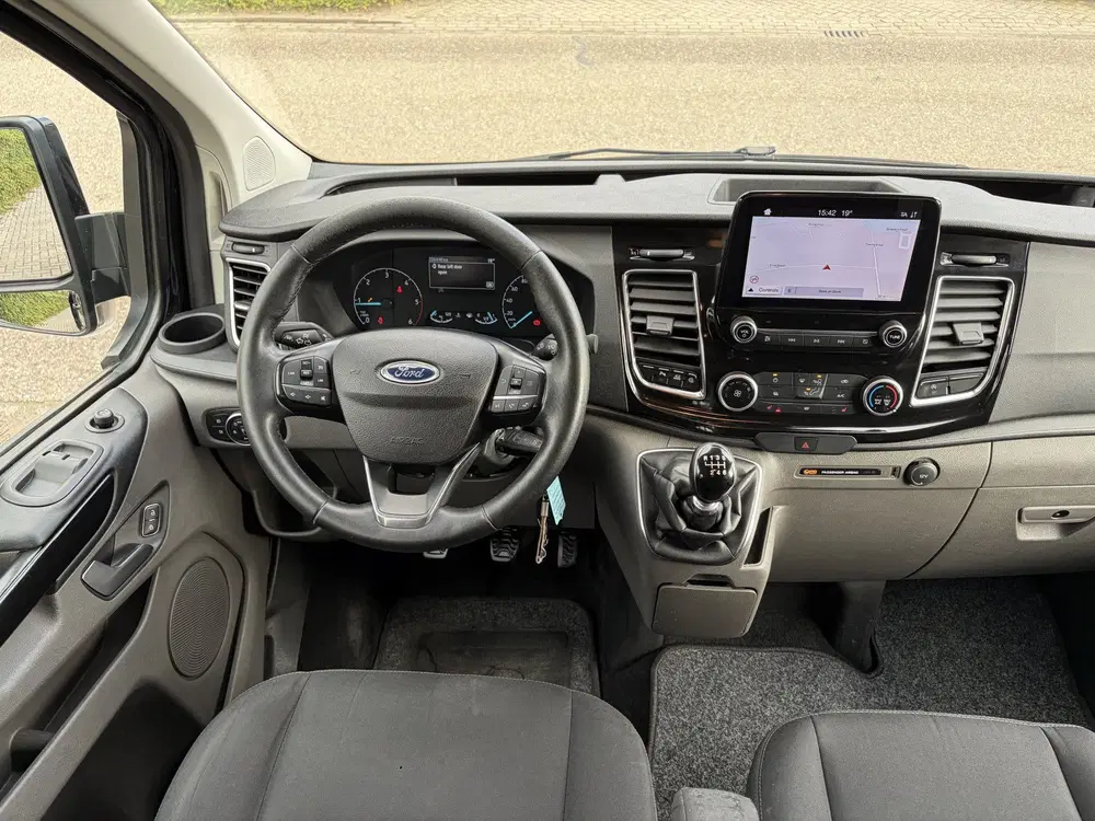 Ford Transit Custom 320 2.0 TDCI 130PK Euro6 L2H1 Limited DC uit 2020, foto 12