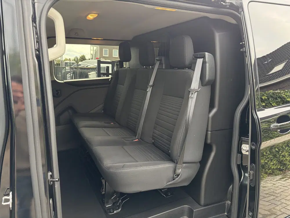 Ford Transit Custom 320 2.0 TDCI 130PK Euro6 L2H1 Limited DC uit 2020, foto 13