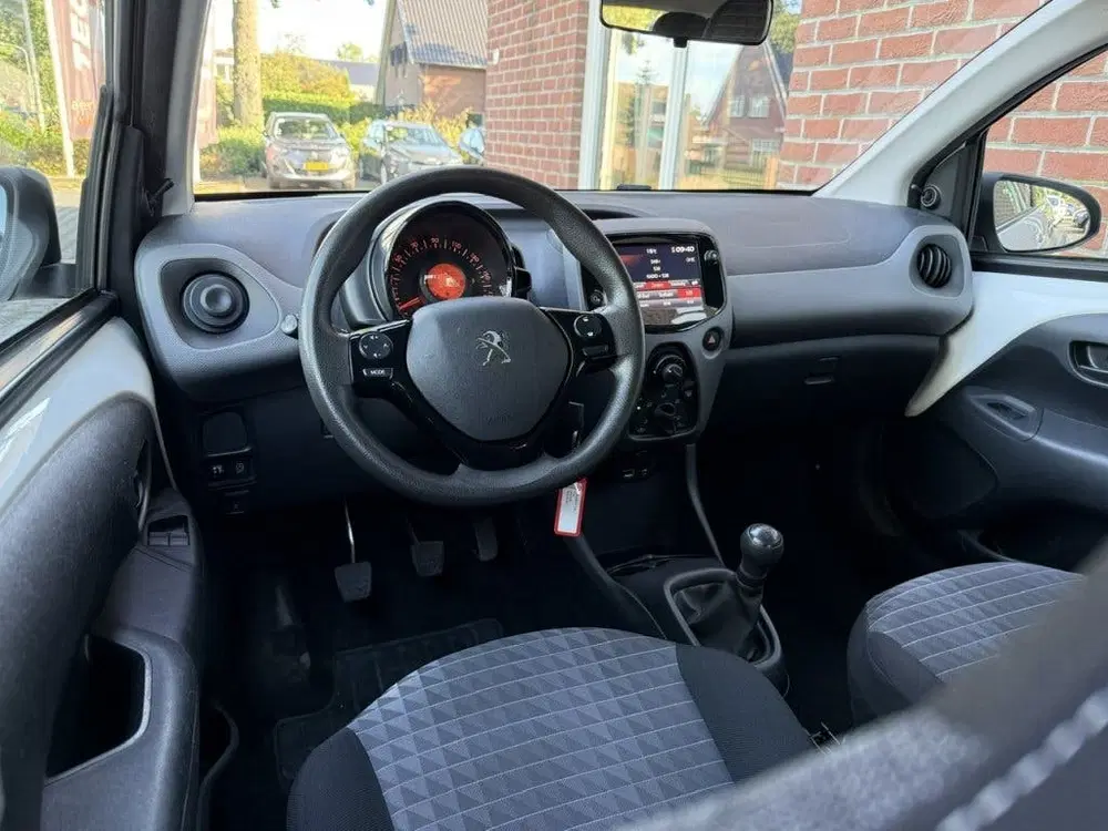 Peugeot 108 1.0 e-VTi Active CARPLAY uit 2021, foto 3