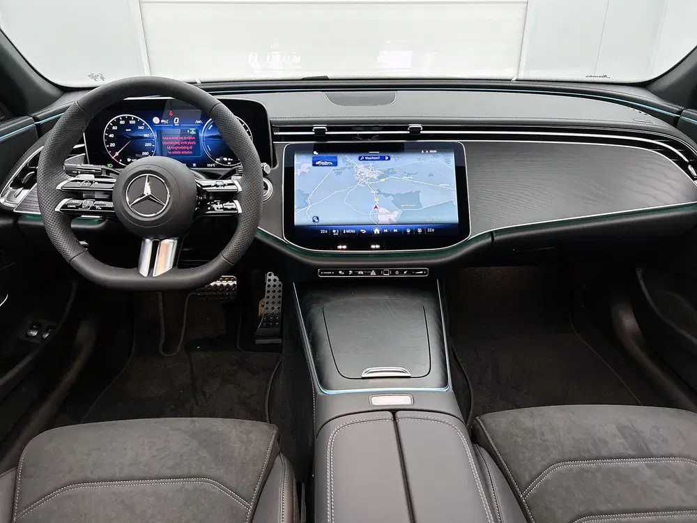 Mercedes-Benz E-Klasse 300 e Business Solution AMG uit 2026, foto 4