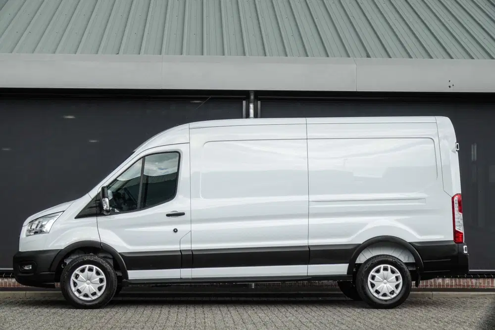 Ford Transit L3H2 2.0Tdci 130PK uit 2024, foto 4