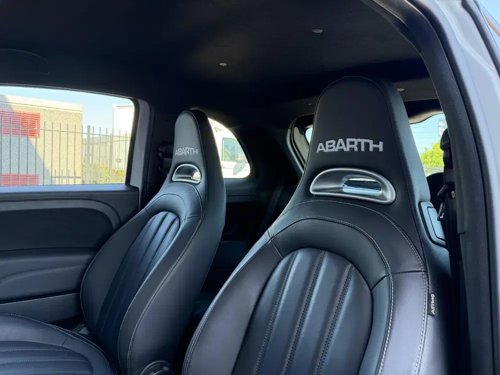 Abarth 595 1.4 T-Jet Turismo 70th Anniversary BEATS uit 2019, foto 12