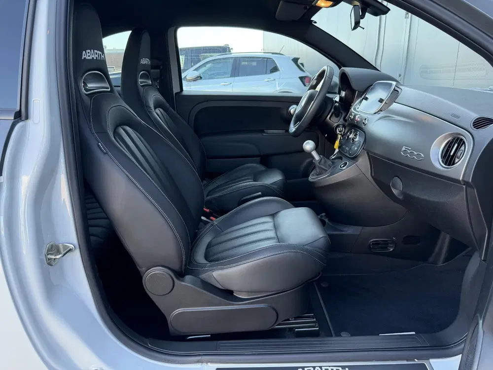 Abarth 595 1.4 T-Jet Turismo 70th Anniversary BEATS uit 2019, foto 13