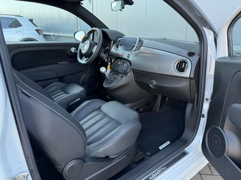 Abarth 595 1.4 T-Jet Turismo 70th Anniversary BEATS uit 2019, foto 14