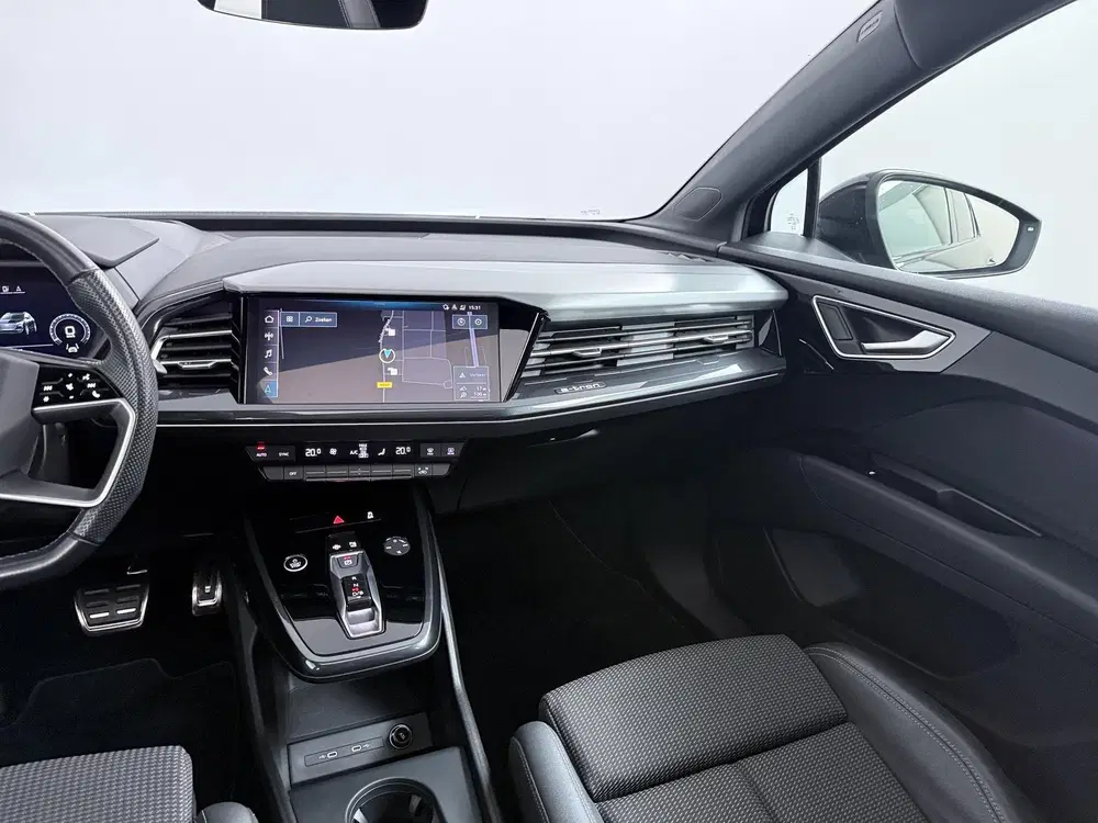 Audi Q4 e-tron 40 S edition 77 kWh uit 2023, foto 13