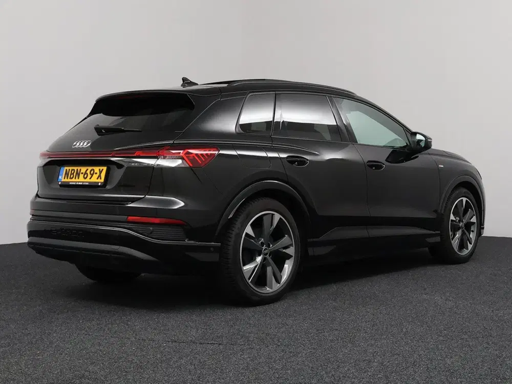 Audi Q4 e-tron 40 S edition 77 kWh uit 2023, foto 2