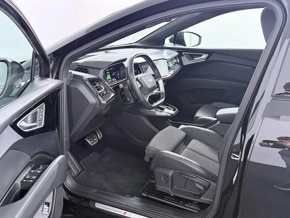 Audi Q4 e-tron 40 S edition 77 kWh uit 2023, foto 6