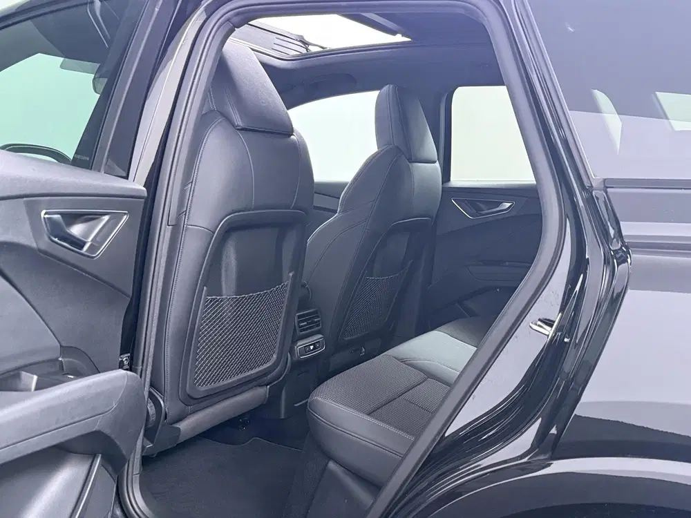 Audi Q4 e-tron 40 S edition 77 kWh uit 2023, foto 7