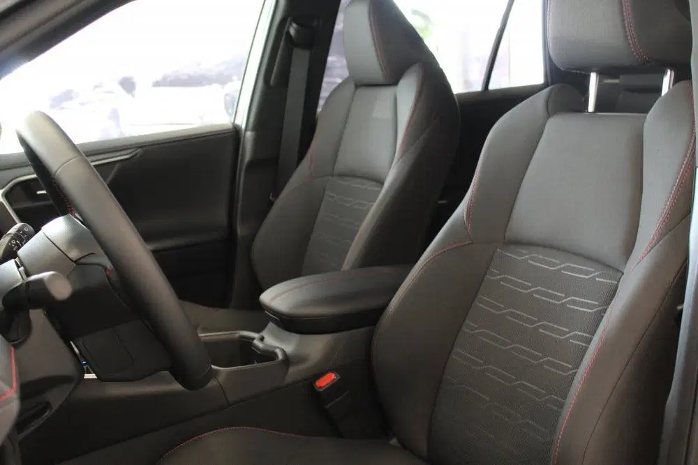 Toyota RAV 4 Plug-in Hybrid 4x4 Teamplayer uit 2026, foto 8