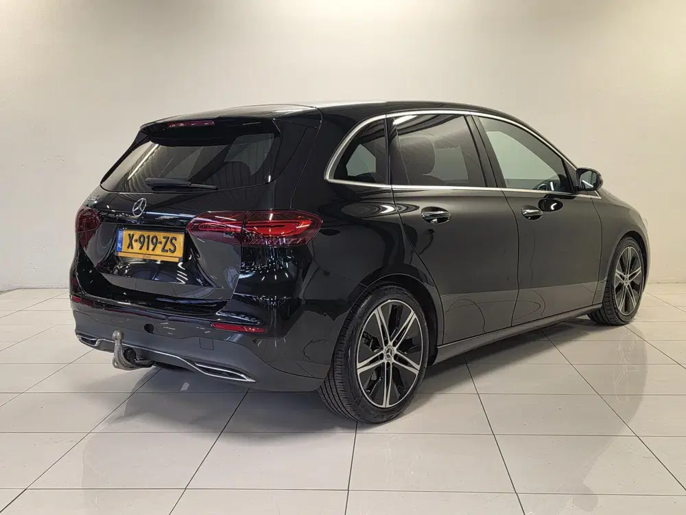 Mercedes-Benz B-Klasse 180 Luxury Line uit 2024, foto 2