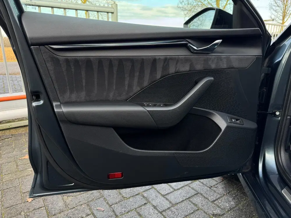 Skoda Octavia 1.4 TSI RS iV PHEV Business SOH 95 uit 2021, foto 12