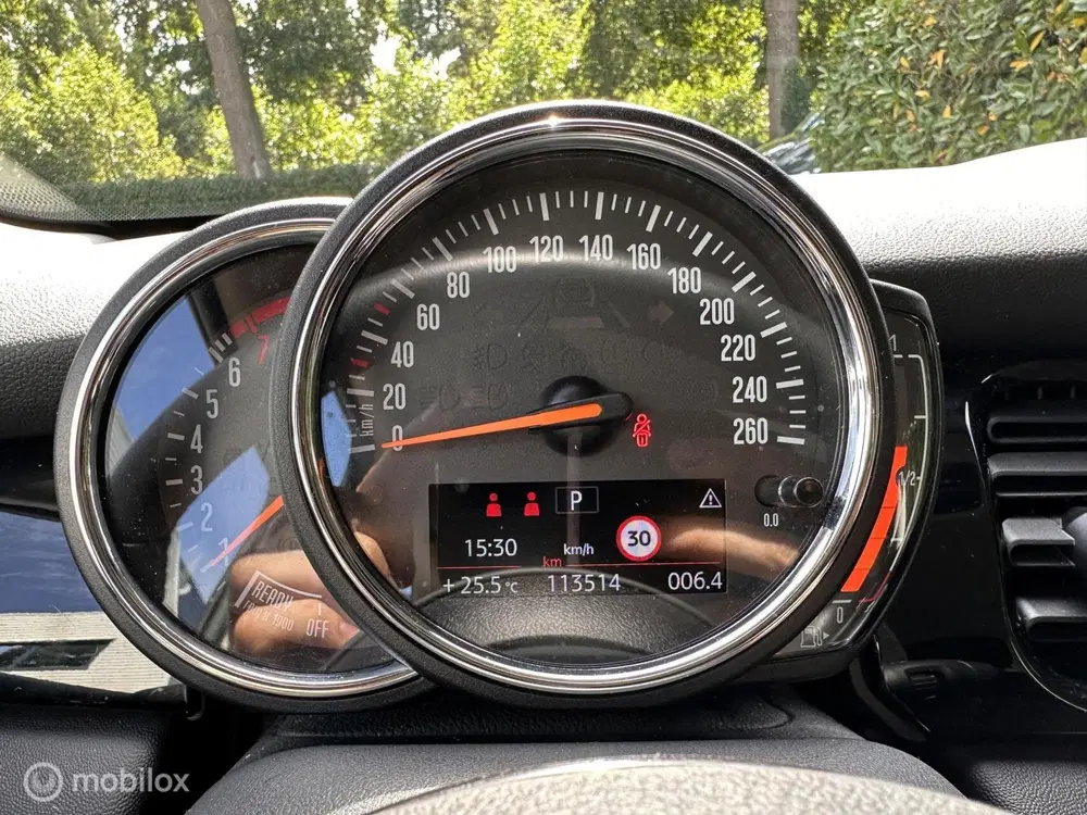 Mini Cooper 1.5 Cooper Essential automaat 2023 uit 2023, foto 2