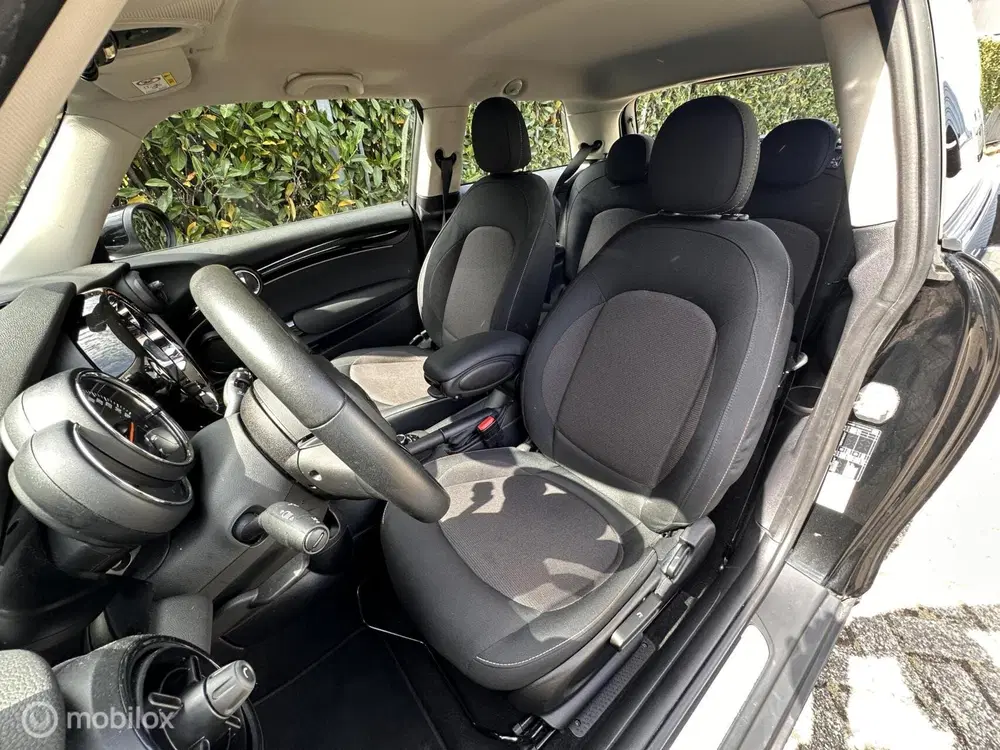 Mini Cooper 1.5 Cooper Essential automaat 2023 uit 2023, foto 3