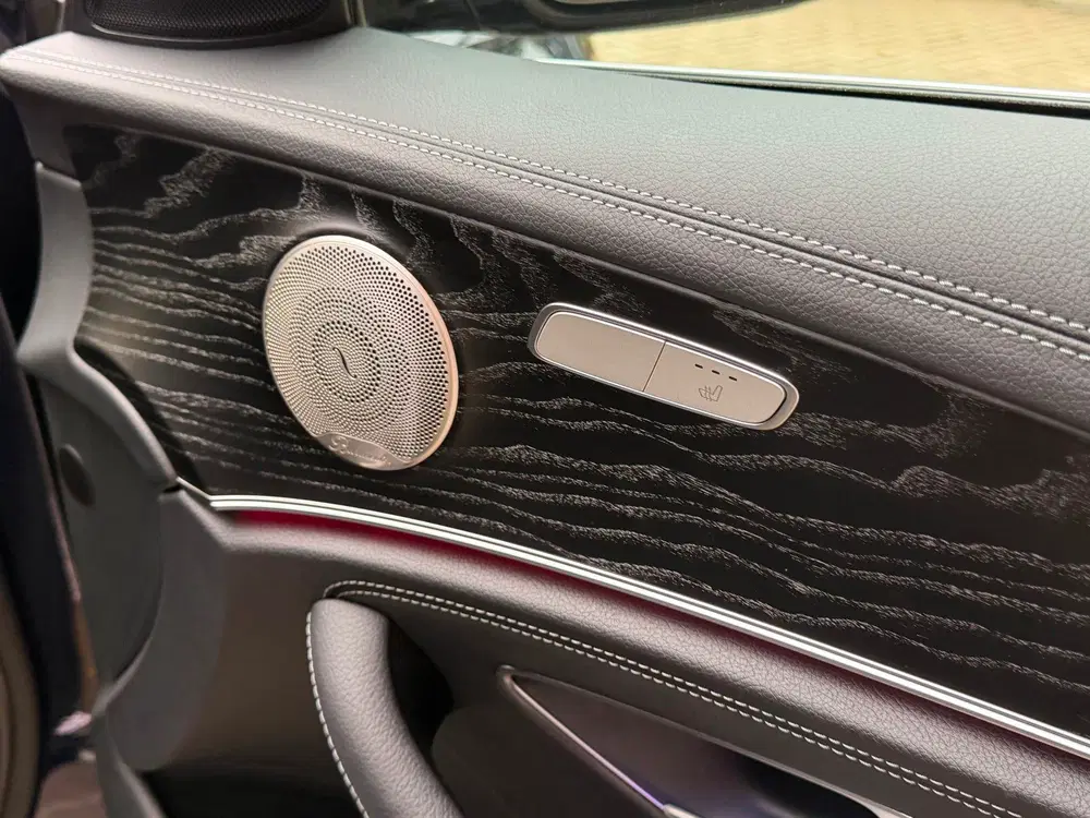 Mercedes-Benz E-Klasse 300 e AMG Line uit 2023, foto 15