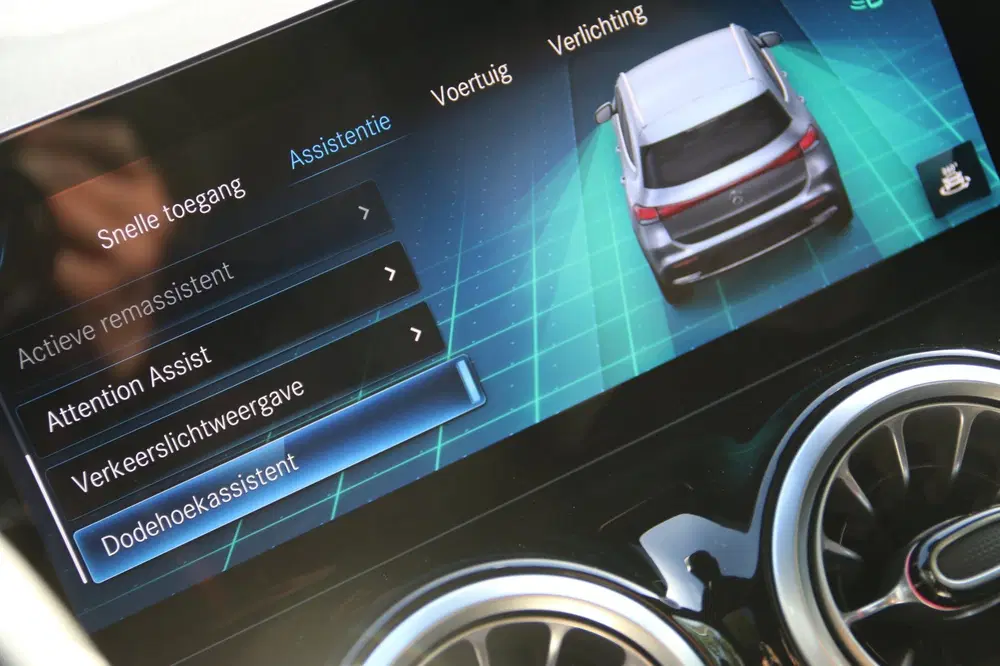 Mercedes-Benz EQA 250+ Business Edition 71 kWh PANO-DAK SOH uit 2023, foto 12