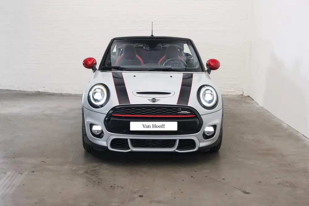 Mini Cabrio Cooper S JCW Automaat uit 2019, foto 4