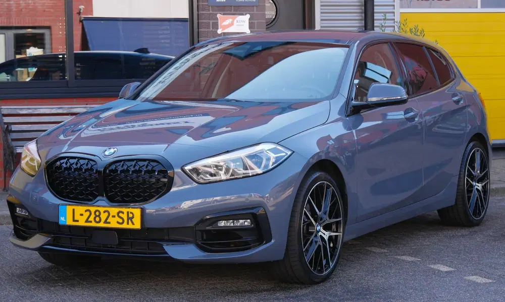 BMW 1-serie 118i Executive. sport.navi.sportstoel.vitu uit 2021, foto 2