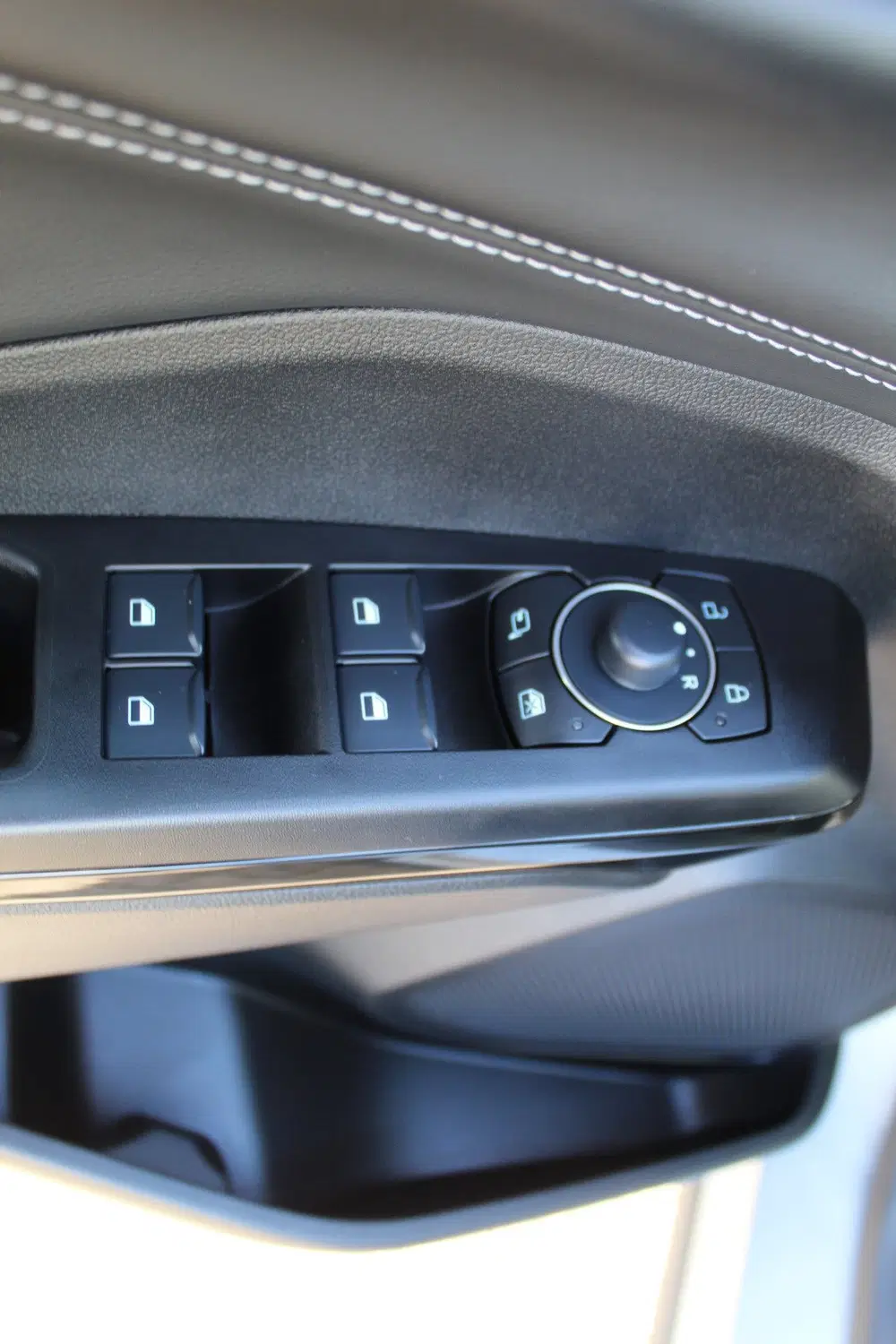 Ford Puma 1.0-125pk EcoBoost Mild-Hybrid Titanium. Z uit 2025, foto 6