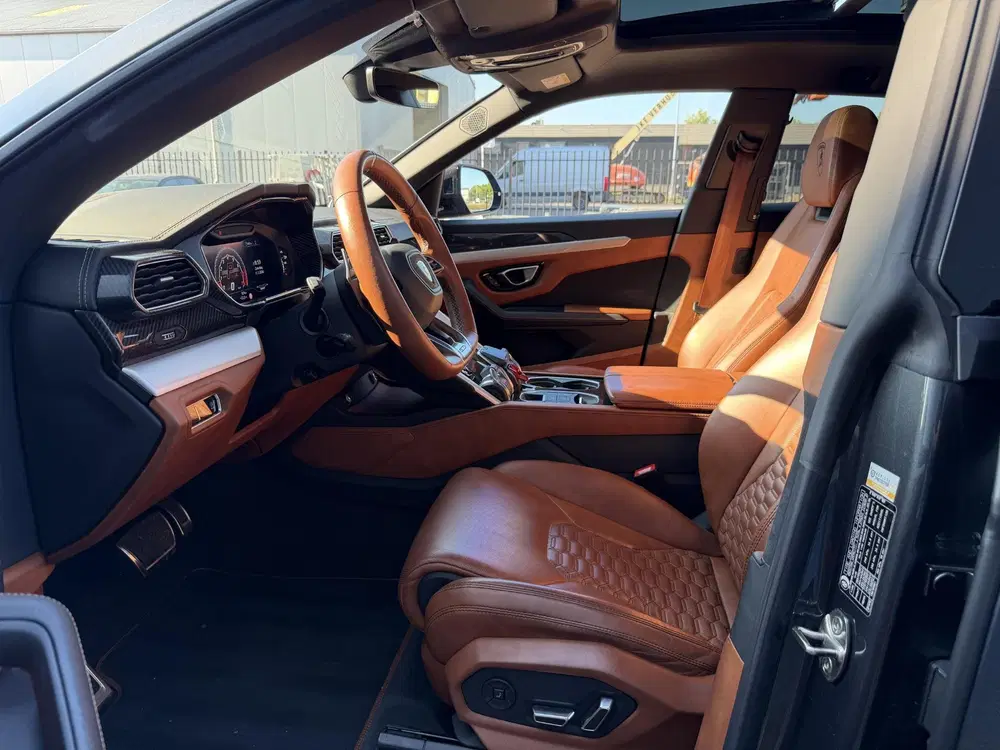 Lamborghini Urus 4.0 V8 AKRA uit 2020, foto 11