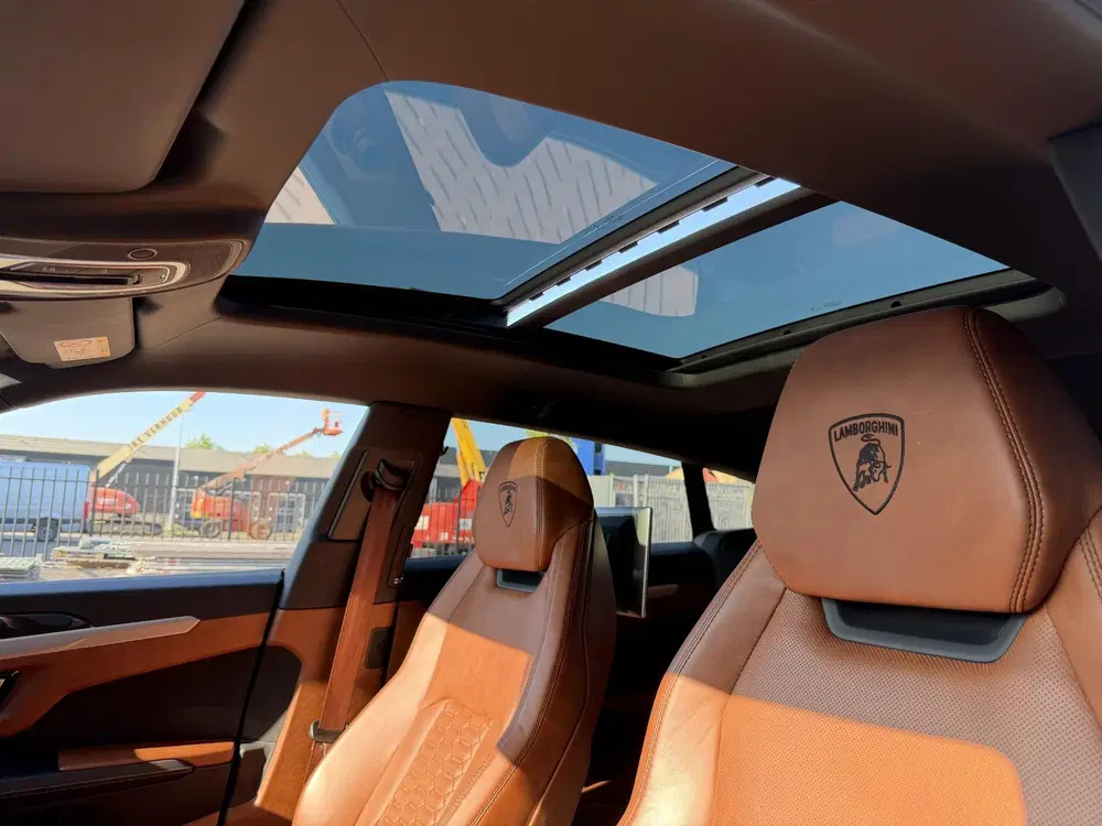 Lamborghini Urus 4.0 V8 AKRA uit 2020, foto 12