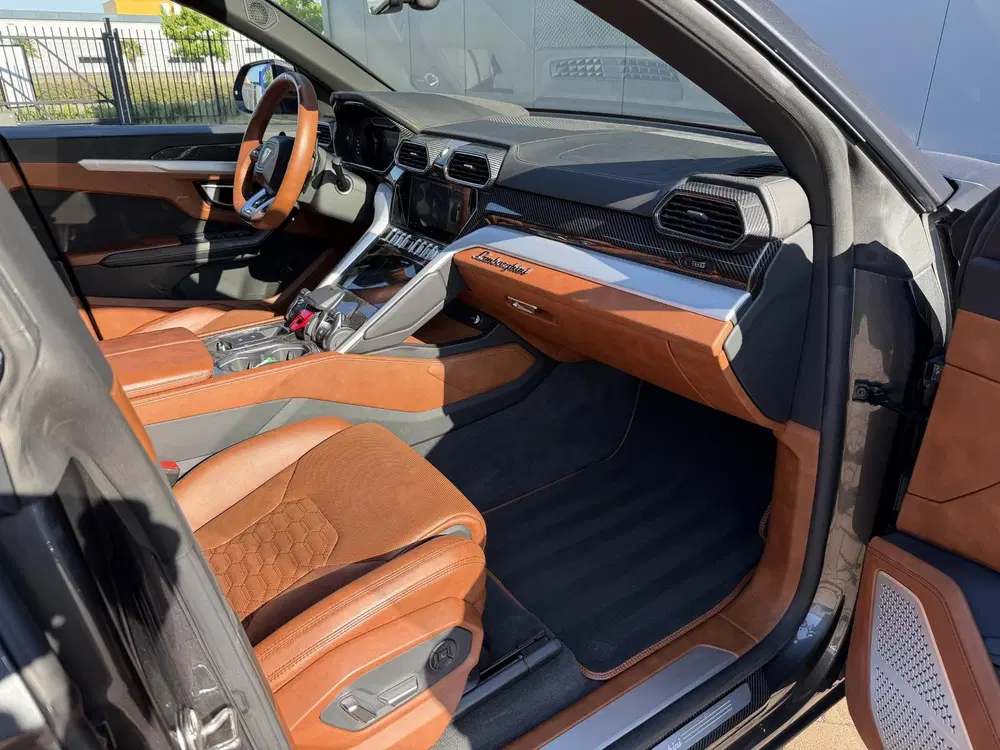 Lamborghini Urus 4.0 V8 AKRA uit 2020, foto 14