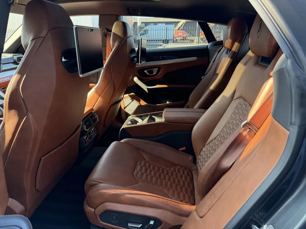 Lamborghini Urus 4.0 V8 AKRA uit 2020, foto 15