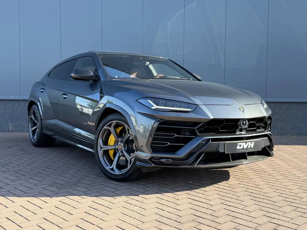 Lamborghini Urus 4.0 V8 AKRA uit 2020, foto 3