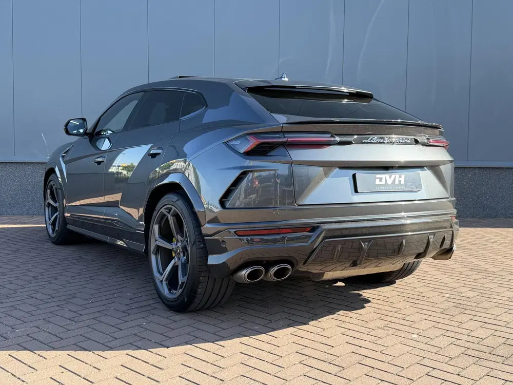 Lamborghini Urus 4.0 V8 AKRA uit 2020, foto 4