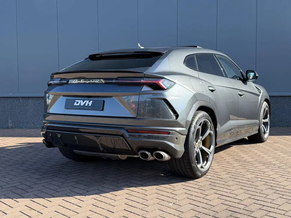 Lamborghini Urus 4.0 V8 AKRA uit 2020, foto 6